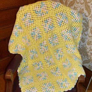 *** Hand Crochet BLANKET *** 42 x 36